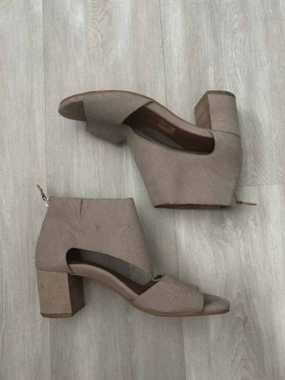 Gentle Souls by Kenneth Cole Charlene Peep Toe 9.5 - Picture 3 of 6